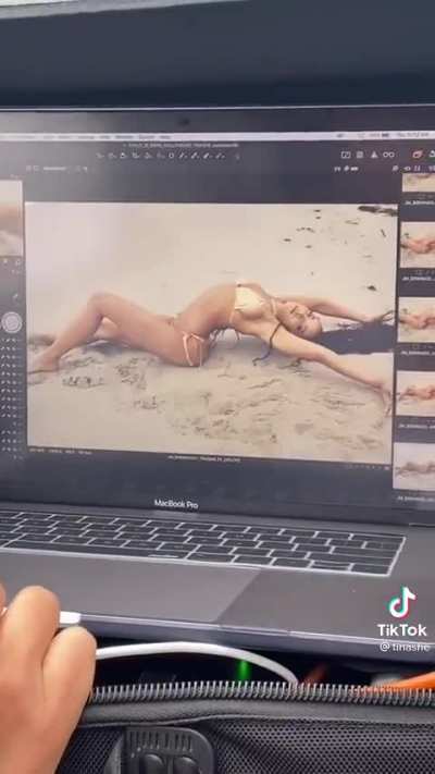 Si Swimsuit sexy bts