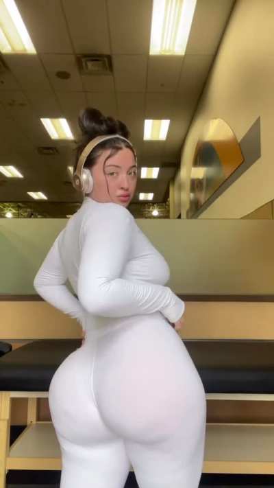 Kenna (@kennamorris)