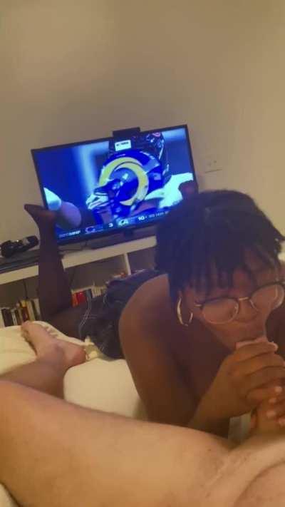 Let (m)e please you while you watch the game🤎 (f)