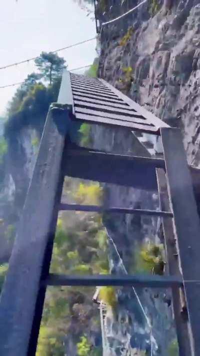 palms sweaty even before video started