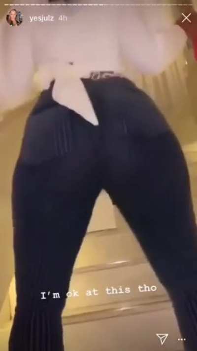 YesJulz Twerk/🍑 Compilation 