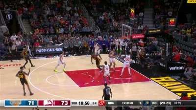 [Highlight] Trae Young fakes the behind the back pass to make a smidgen of space to go under and up for the layup