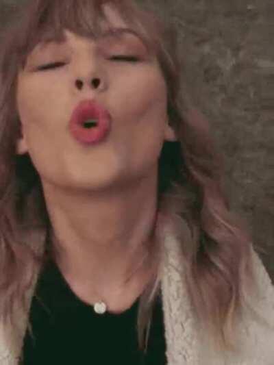 Worship your goddess with 💦