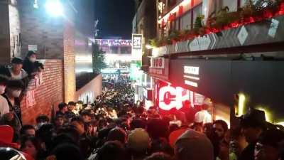 Itaewon crowd crush, 5 min before the incident