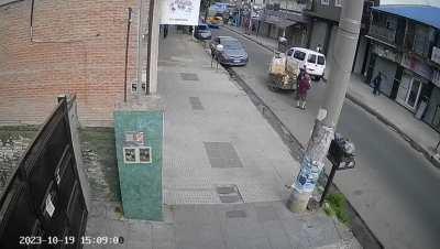 Isidro Casanova: Abuela charlaba con un cartonero y el bondi se los llevó puestos