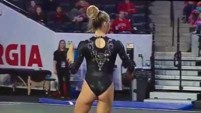 University of Georgia’s Nicole King ❤️🖤🤍🐶🤸‍♀️🔥