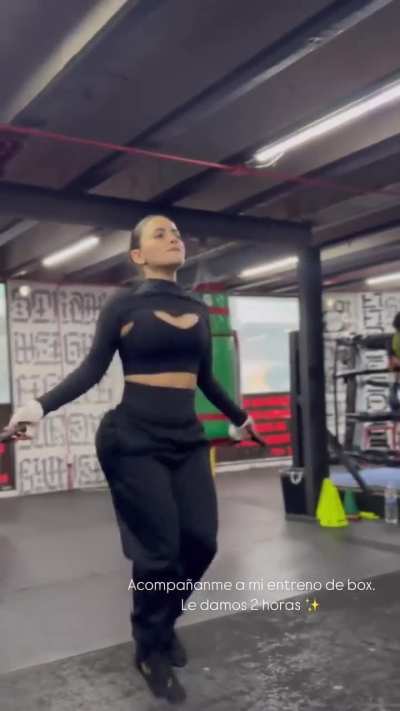 Que rico le rebota todo🤤😮‍💨