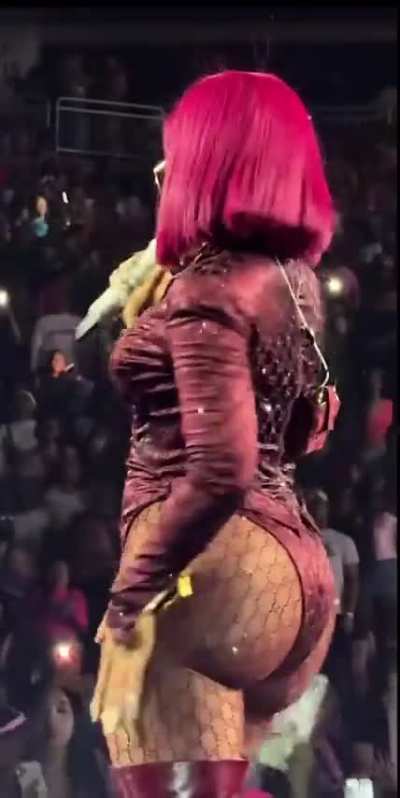 She can seat that fat ass on my face any day