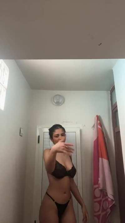 I'm home alone.. please cum over