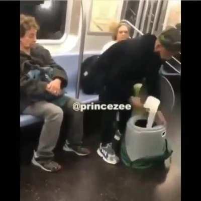 aqui normal en el metro