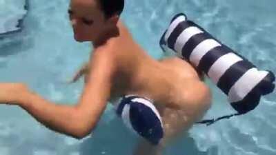 Post the new tit video and I’ll post more for free!