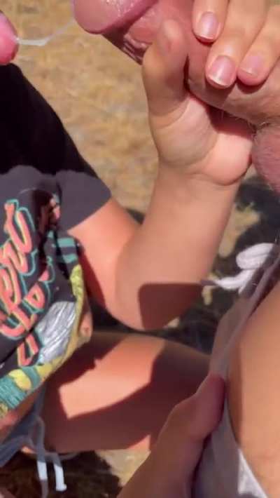 Giving head on hikes is my favorite pastime 