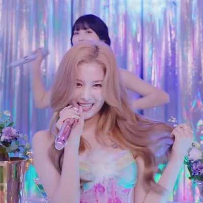 210615 - Sana flirting with the camera (+ Momo)