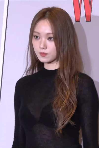Lee Sung-kyung 