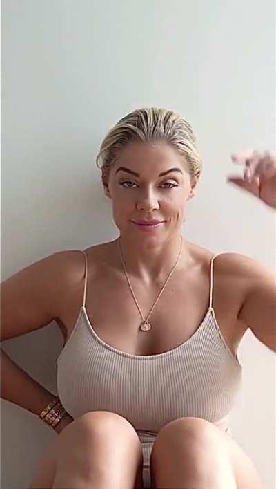 Missmiafit (5’7) Beautiful Mia.