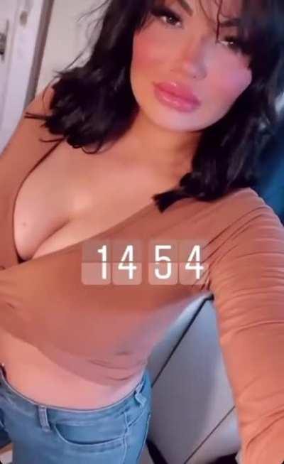 Ihre Boobs machen mich verrückt