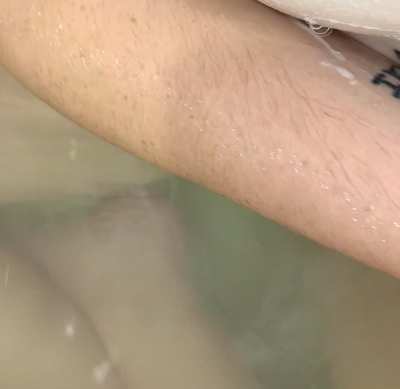 Cum and join me for a hot bath x