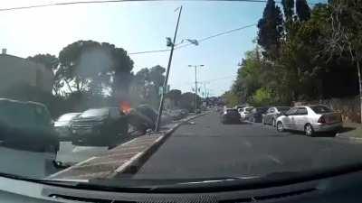 Overtaking from the right lane isn't a bright idea