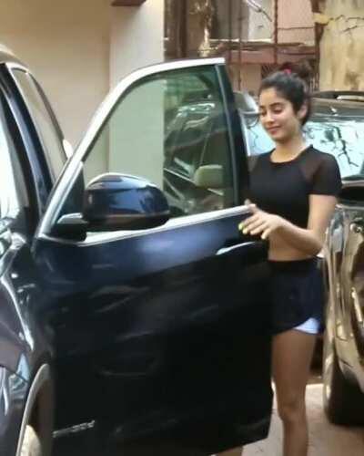 Janhvi Kapoor's body 👌🏽😍