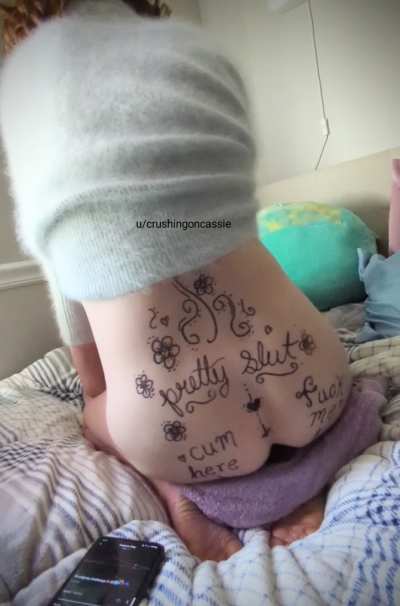 Quivering on my pillow 🤭🍑