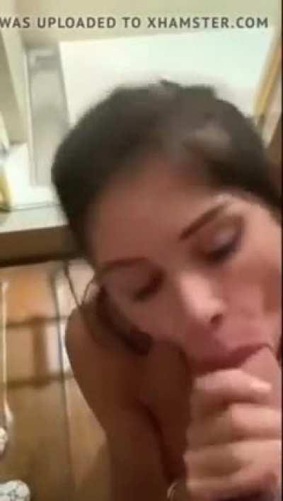 çikolata özden Karaboğa sikini yalıyor