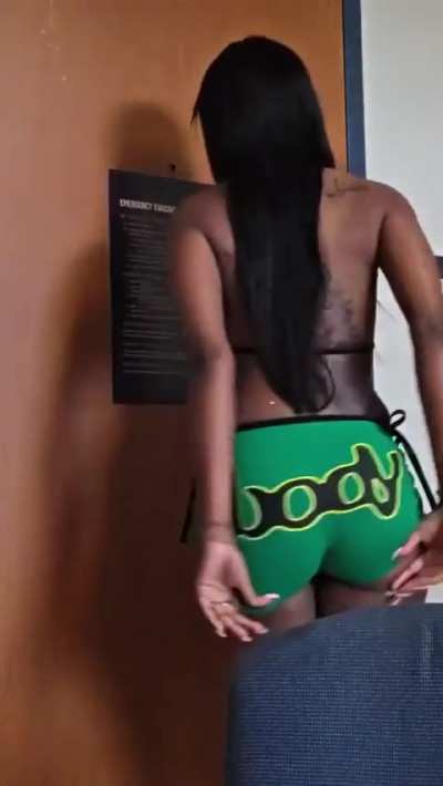 Dm to buy 5min vids of Kya 🤤