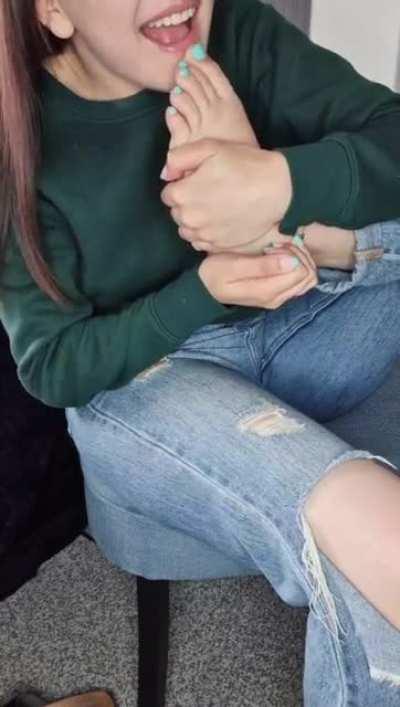 just got back from having my new mani and pedi... they looked to good not to try 🤤