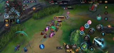 Trying to figure out how to carry using akali but realize late game u just cant when all 5 group together