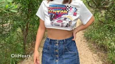 Bouncing my tits in this crop top! To more of this, check my Onlyfans or Fansly ❤️