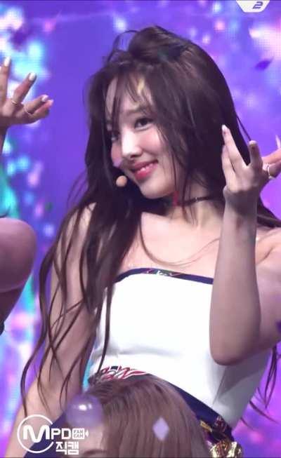 Dangerous Nayeon blep (ft. Sana)