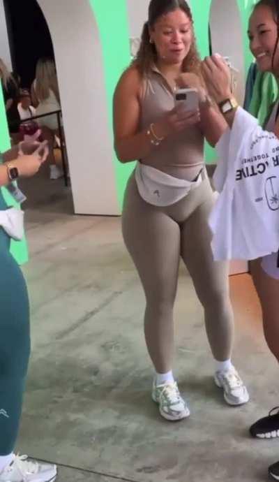 Y’all see the print tho damn 😮‍💨