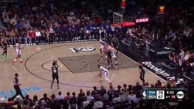 [Highlight] James Harden misses a floater near the rim, and Royce O'Neale with a 3-pointer to tie the game in the 4th quarter.