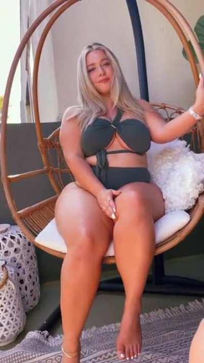 How is she this gorgeous!!