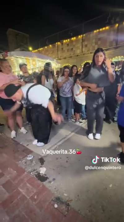 Latinas dance chuntaro music