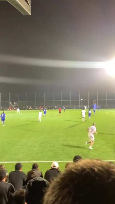 Nem ideia de onde foi isso, mas que golaço