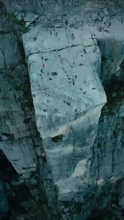 This 604m rock in Norway is absolutely terrifying 