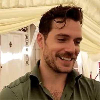 I've no idea what he's talking about, but it felt nice to see his smile and those sexy canines! Henry Cavill of course..
