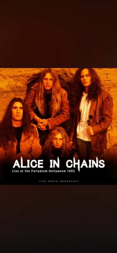 One of Layne's greatest live screams ever in my opinion. So haunting!!