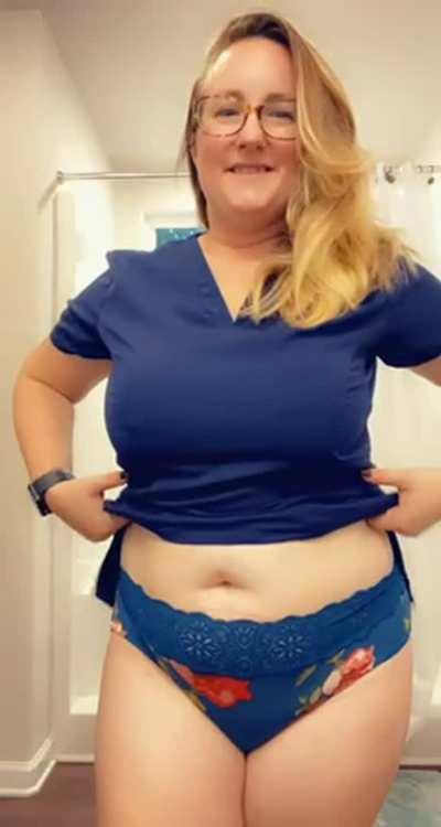 What&rsquo;s better, scrubs on or off? [33F]