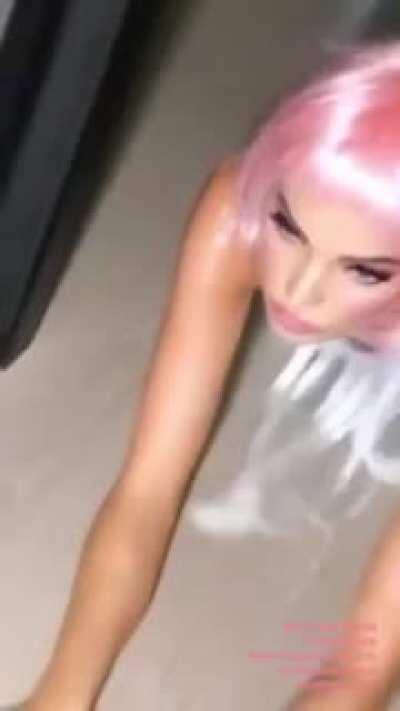 Seductive Natalie Portman cosplay