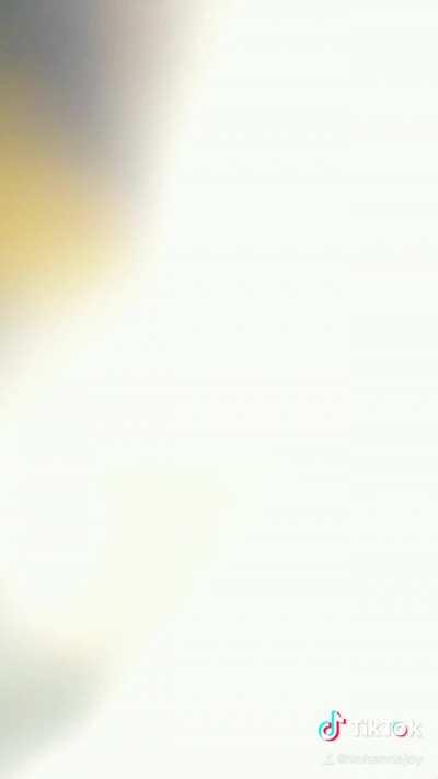 Do you wanna cake with cream?