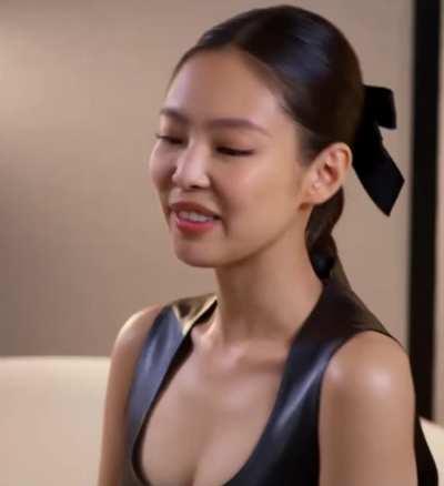 Jennie cleavage 🤤