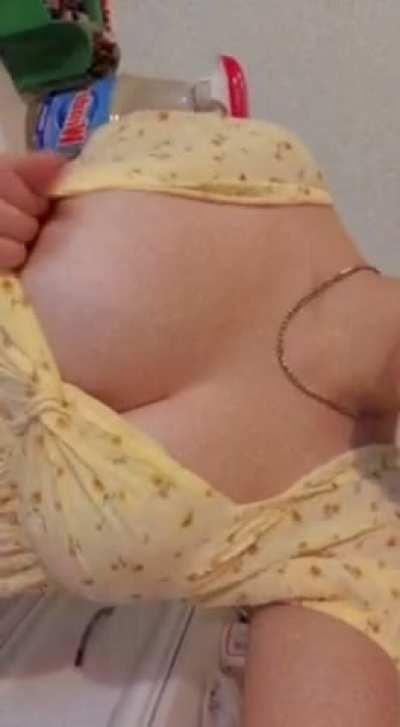 My 18 year old tits sure can bounce