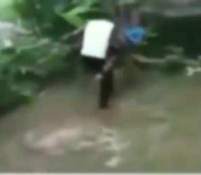 100 yaşındaki ninem: dövüşmen ghuzum oHo sırada kuzhenim ve bne