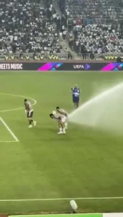 Perfectly timed sprinkler