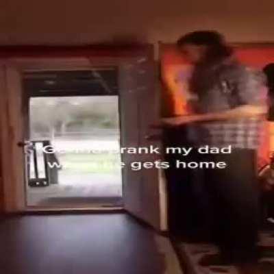 Gonna prank my dad! 😆😐