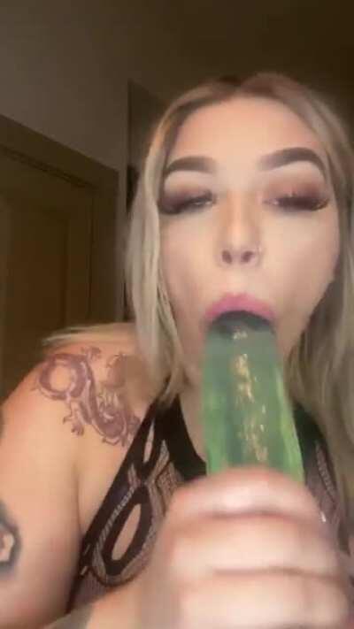 🍑Sucking a Dildo🍑