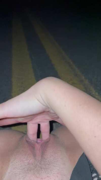 Imagine driving up on me fingering my pussy (f)