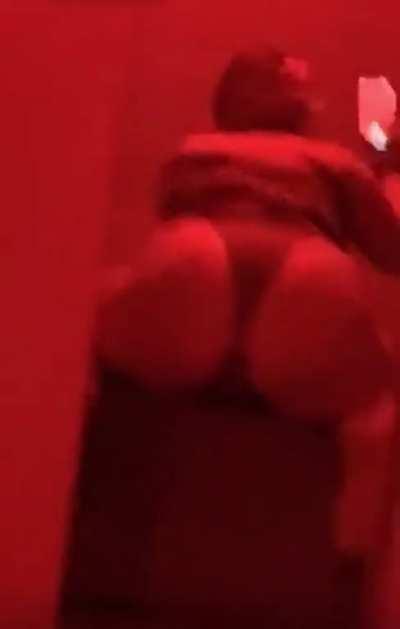 small titties matter 😖