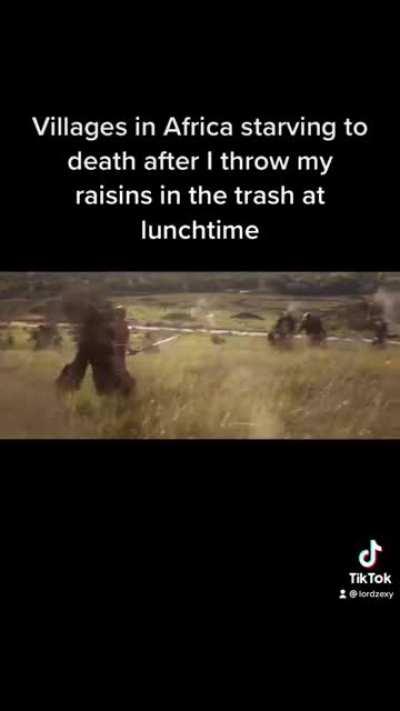 Raisins 🤢🤢🤢🤢🤮🤮🤮🤮😷